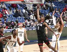 开云下载-佩雷兹塞恩斯撞车退赛